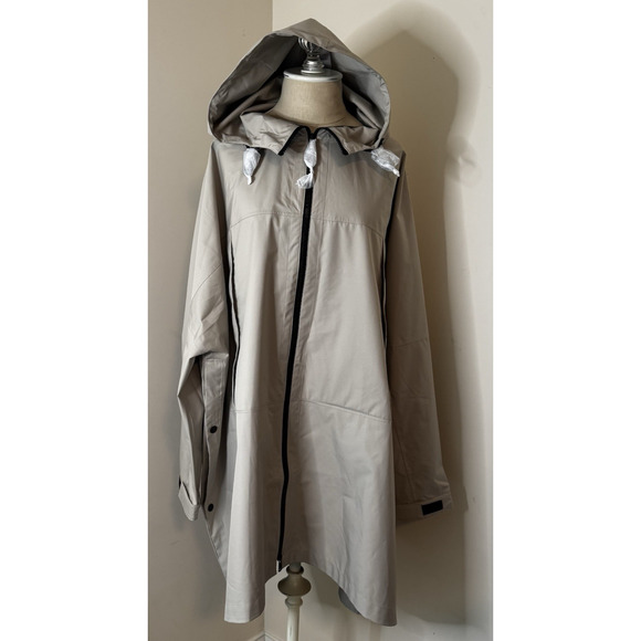 Tilley Packable Hooded Poncho NWT Womens L/XL Beige Waterproof Fabric UPF 50+ - Picture 6 of 15